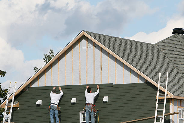 Professional Siding Installation technician working in Newmanstown, PA